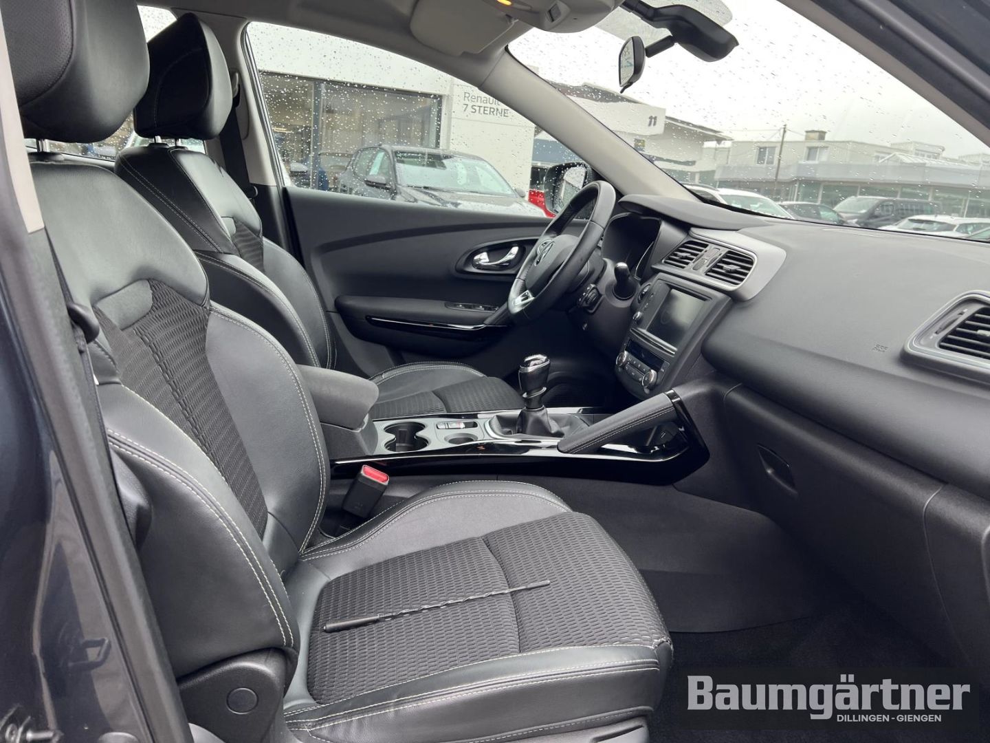 Fahrzeugabbildung Renault Kadjar Limited TCe 130 R-Link/Klima/AHK/GJR