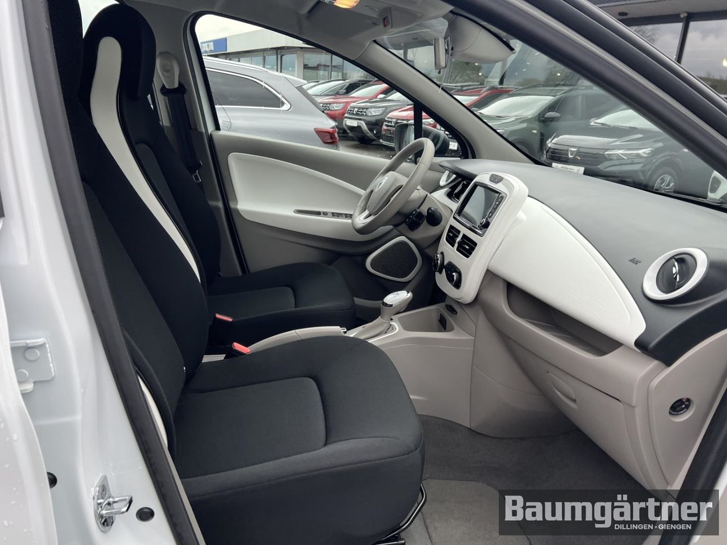 Fahrzeugabbildung Renault ZOE Life Z.E. 40 inkl. Batterie Klima/R-Link/PDC