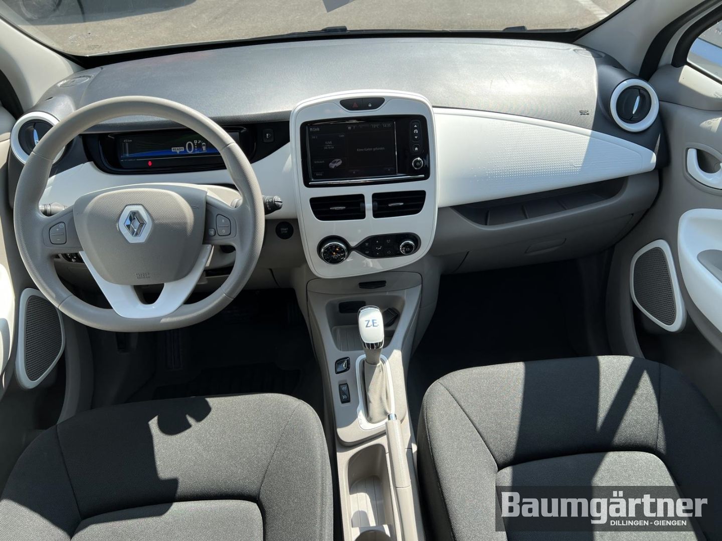 Fahrzeugabbildung Renault ZOE Life Z.E. 40 kWh zzgl. Batteriemiete Klima