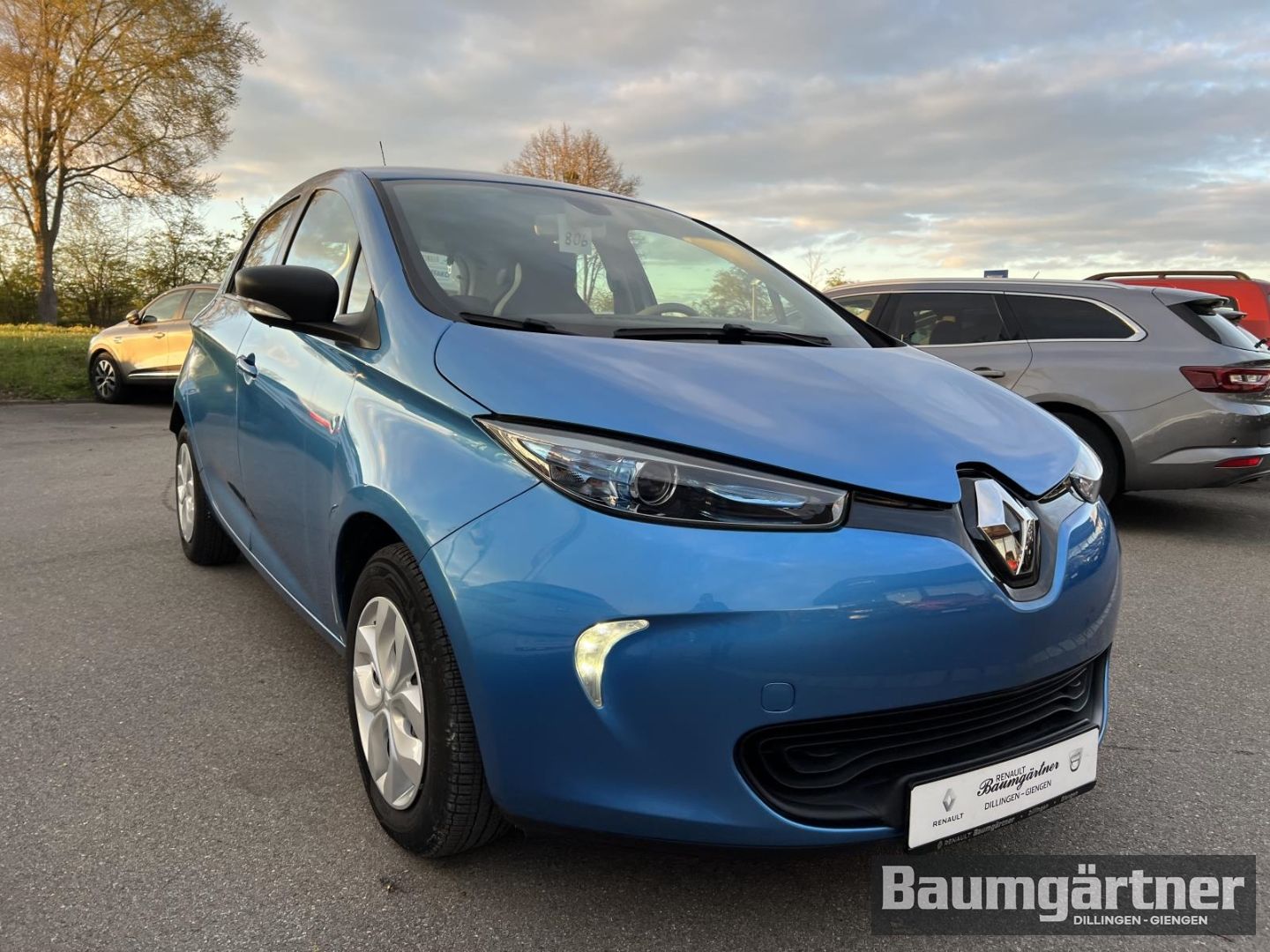 Fahrzeugabbildung Renault ZOE Life Z.E. 40 inkl. Batterie Klima/R-Link/PDC