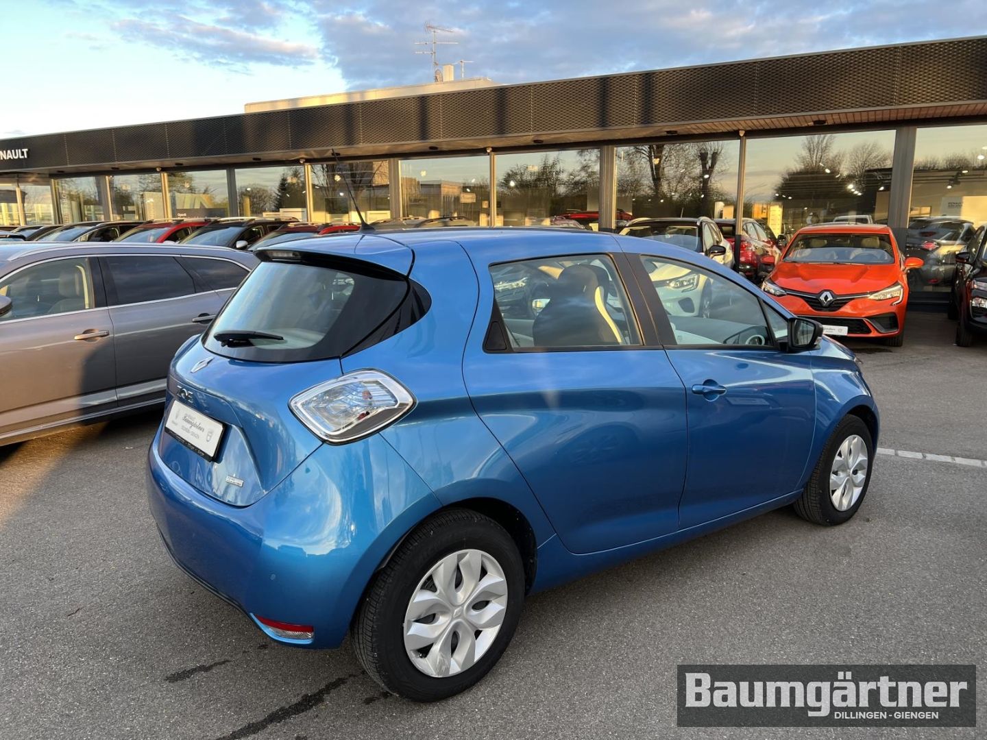 Fahrzeugabbildung Renault ZOE Life Z.E. 40 inkl. Batterie Klima/R-Link/PDC