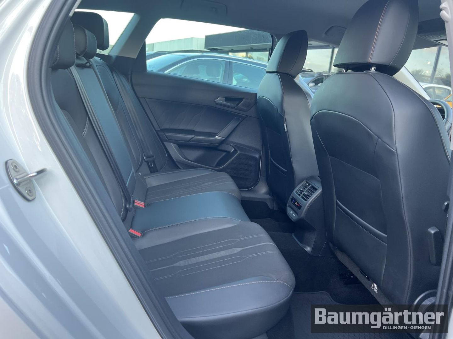 Fahrzeugabbildung CUPRA Leon Sportstourer Basis 1.5 eTSI DSG AHK/Kamera/