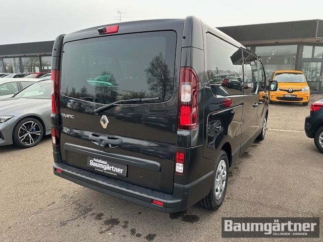 Fahrzeugabbildung Renault Trafic Grand Combi Life Blue dCi 150 EDC 8-Sitze