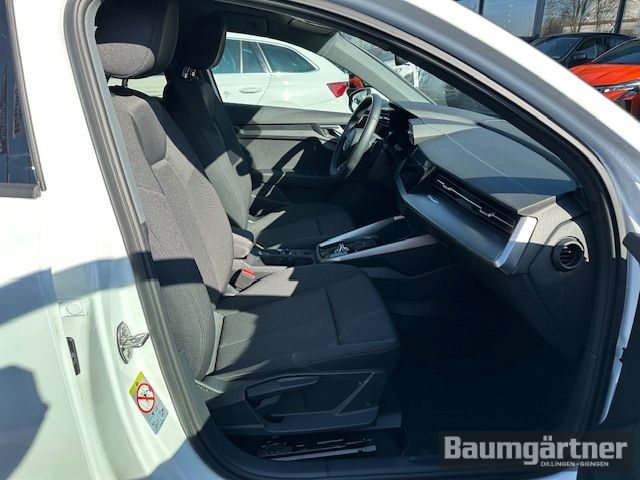 Fahrzeugabbildung Audi A3 Sportback 35 TFSI S-Line S-Tronic ACC/PDC/LED