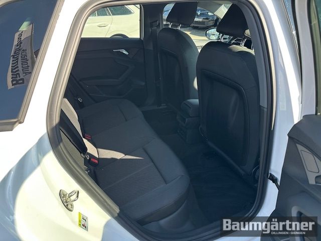 Fahrzeugabbildung Audi A3 Sportback 35 TFSI S-Line S-Tronic ACC/PDC/LED