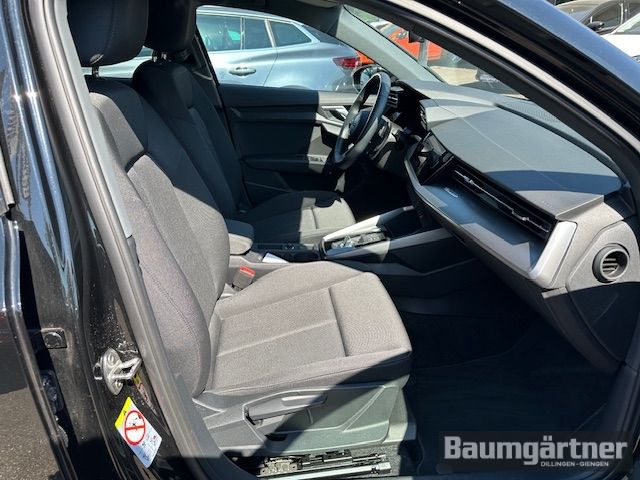 Fahrzeugabbildung Audi A3 Sportback 35 TFSI S-Line S-Tronic ACC/PDC/LED