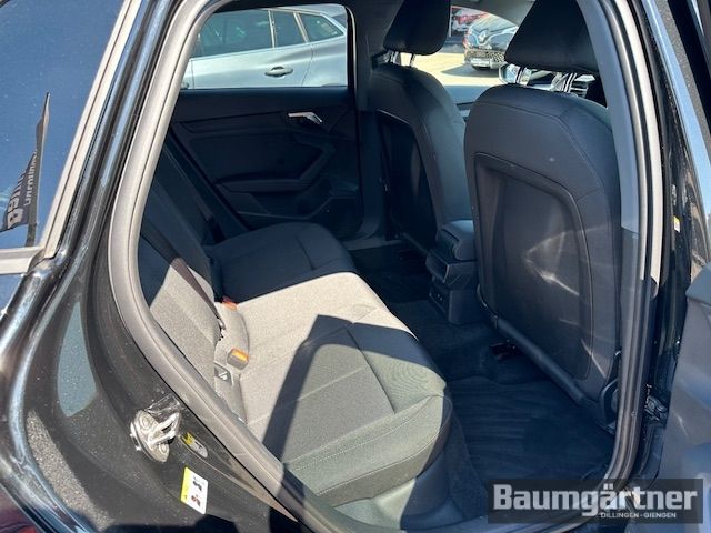 Fahrzeugabbildung Audi A3 Sportback 35 TFSI S-Line S-Tronic ACC/PDC/LED