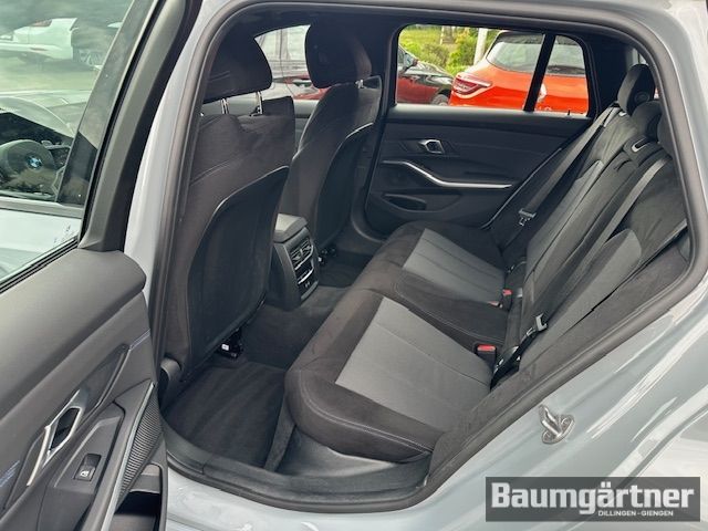 Fahrzeugabbildung BMW 330 i xDrive M-Sport Touring Kamera/ACC/Sitzh.