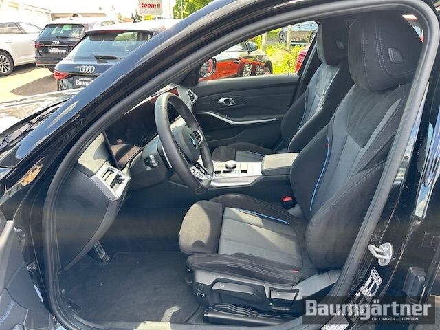 Fahrzeugabbildung BMW 330 i xDrive M-Sport Touring Kamera/ACC/Sitzh.