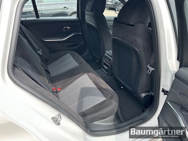 Fahrzeugabbildung BMW 330 i xDrive M-Sport Touring Kamera/ACC/Sitzh.