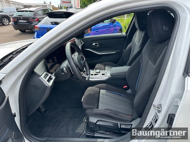 Fahrzeugabbildung BMW 330 i xDrive M-Sport Touring Kamera/ACC/Sitzh.