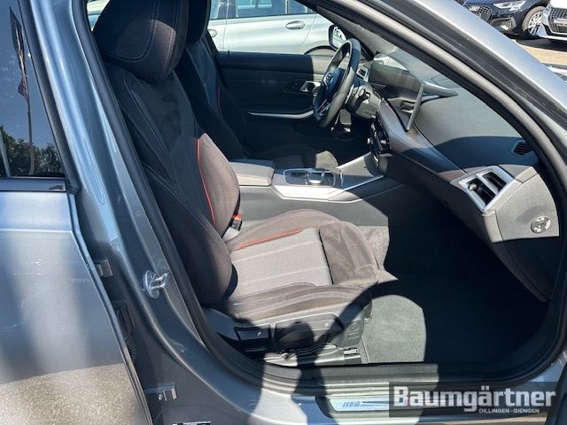 Fahrzeugabbildung BMW 330 i xDrive M Sport Touring Kamera/ACC/AHK/PDC