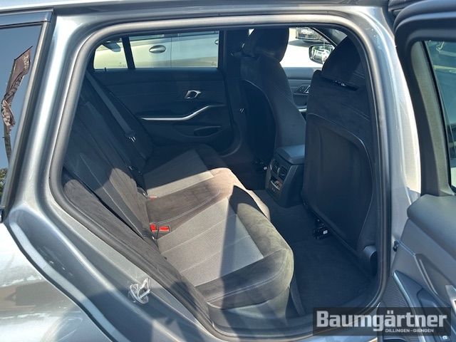 Fahrzeugabbildung BMW 330 i xDrive M Sport Touring Kamera/ACC/AHK/PDC