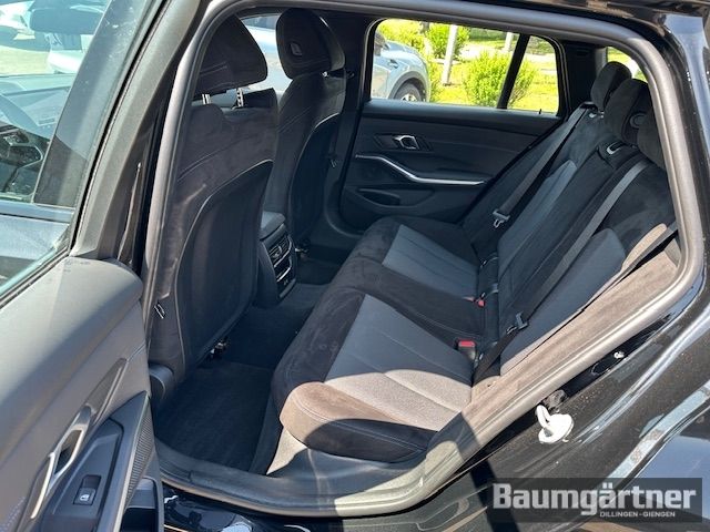 Fahrzeugabbildung BMW 330 i xDrive M-Sport Touring Kamera/ACC/Sitzh.