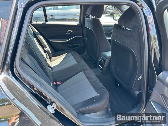 Fahrzeugabbildung BMW 330 i xDrive M-Sport Touring Kamera/ACC/Sitzh.