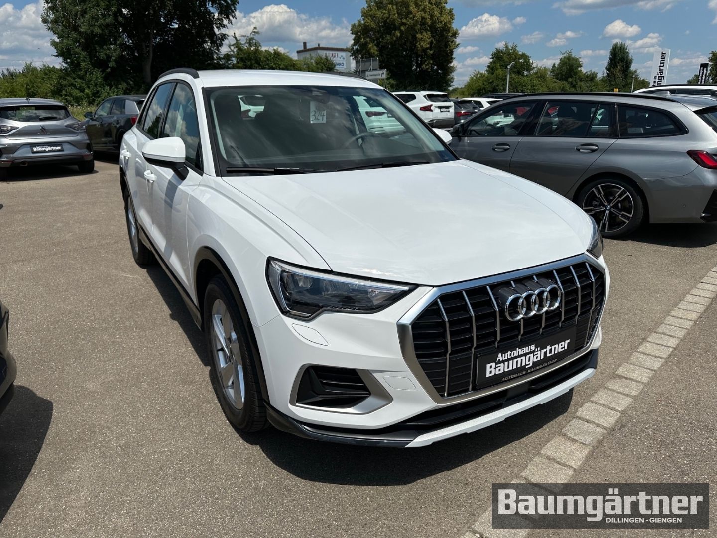 Fahrzeugabbildung Audi Q3 35 TFSI Advanced 1.5 S-Tronic PDC/LED/Sitzh.