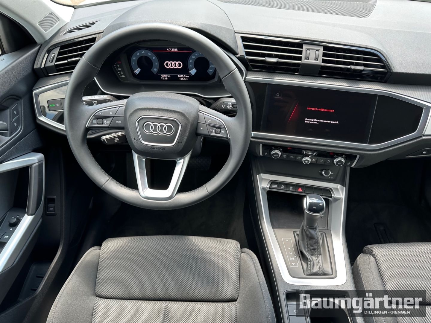 Fahrzeugabbildung Audi Q3 35 TFSI Advanced 1.5 S-Tronic PDC/LED/Sitzh.