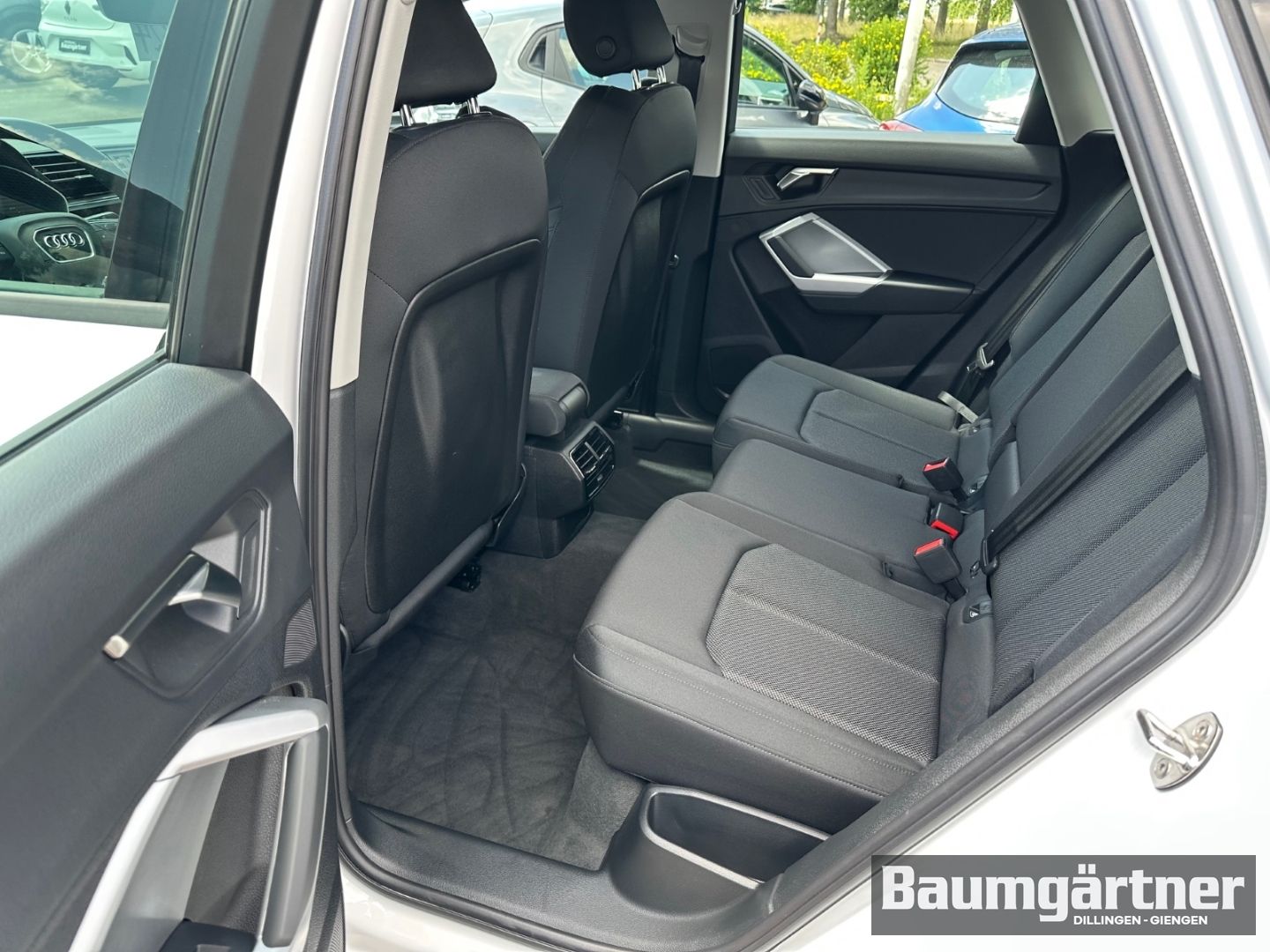 Fahrzeugabbildung Audi Q3 35 TFSI Advanced 1.5 S-Tronic PDC/LED/Sitzh.