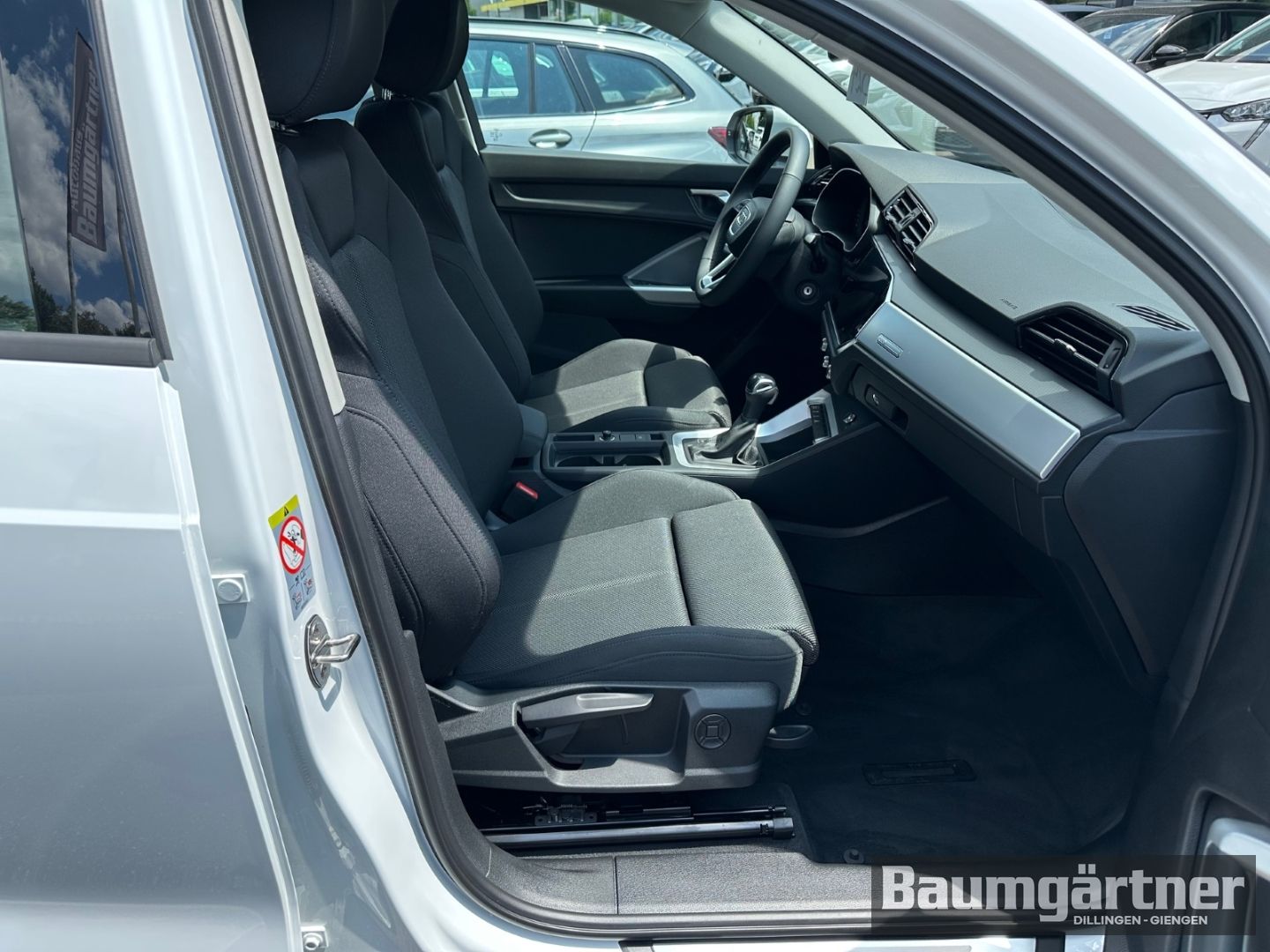 Fahrzeugabbildung Audi Q3 35 TFSI Advanced 1.5 S-Tronic PDC/LED/Sitzh.