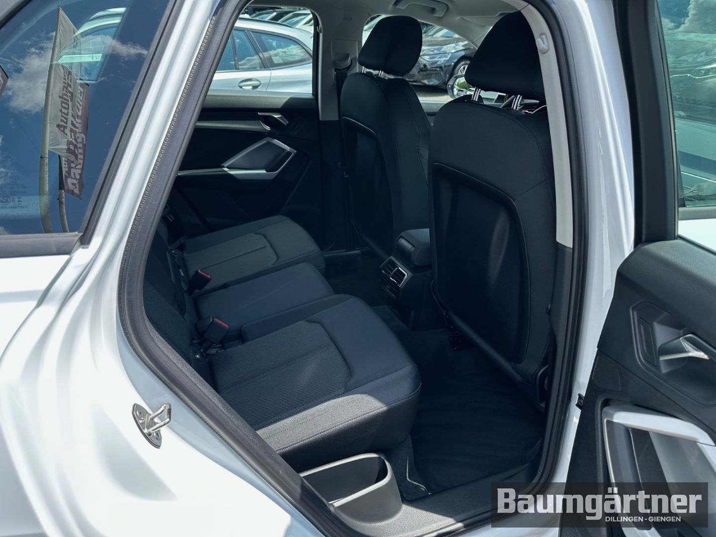 Fahrzeugabbildung Audi Q3 35 TFSI Advanced 1.5 S-Tronic PDC/LED/Sitzh.