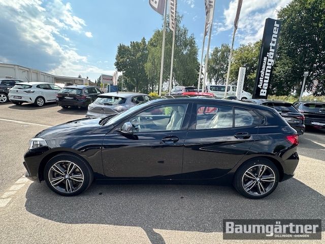 Fahrzeugabbildung BMW 120 i Sport-Line Auto PDC/LED/Schiebedach/Sitzh.