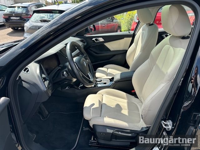 Fahrzeugabbildung BMW 120 i Sport-Line Auto PDC/LED/Schiebedach/Sitzh.