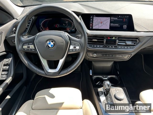 Fahrzeugabbildung BMW 120 i Sport-Line Auto PDC/LED/Schiebedach/Sitzh.