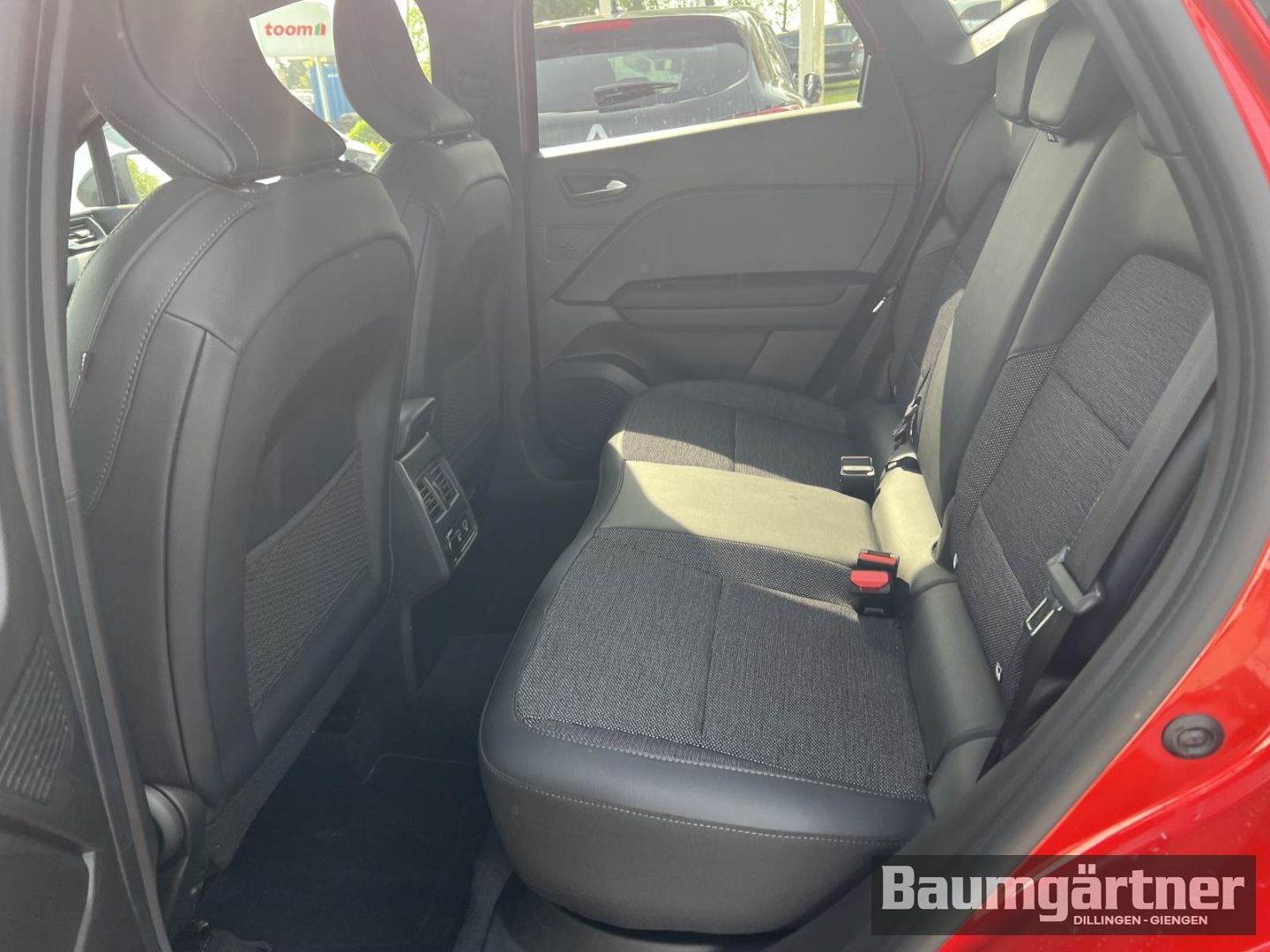 Fahrzeugabbildung Renault Captur Rive Gauche TCe 160 EDC Navi Kamera PDC