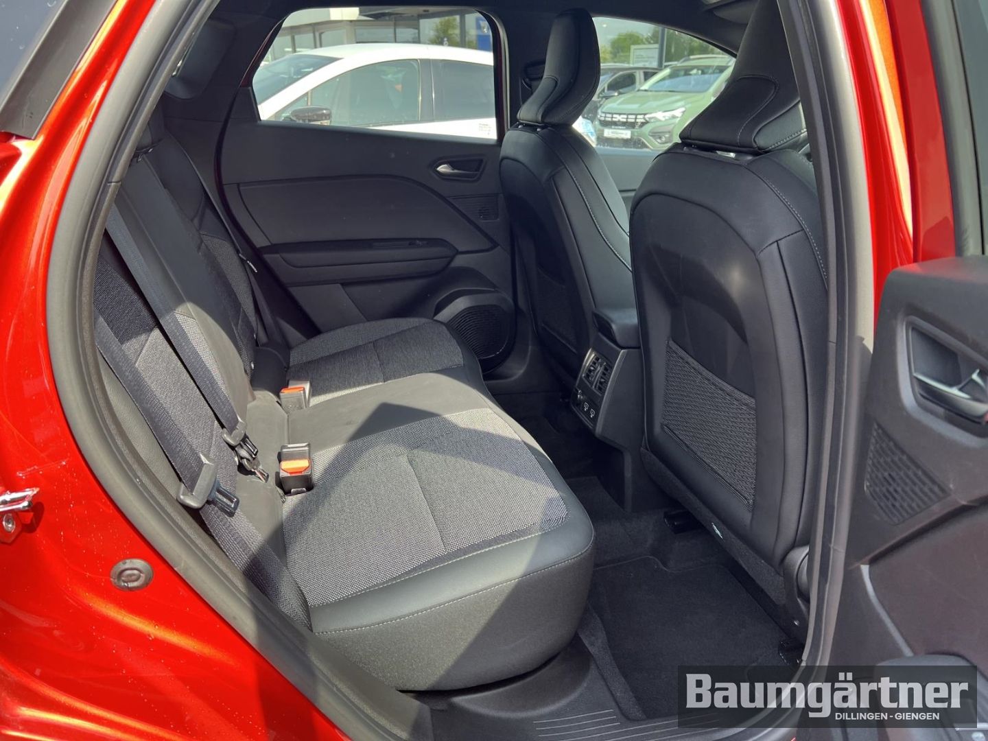 Fahrzeugabbildung Renault Captur Rive Gauche TCe 160 EDC Navi Kamera PDC