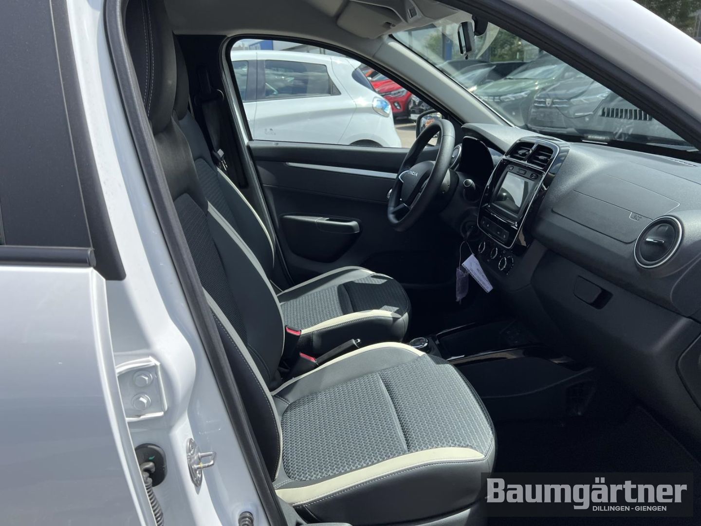 Fahrzeugabbildung Dacia Spring Electric Essential Expressions-Paket CCS