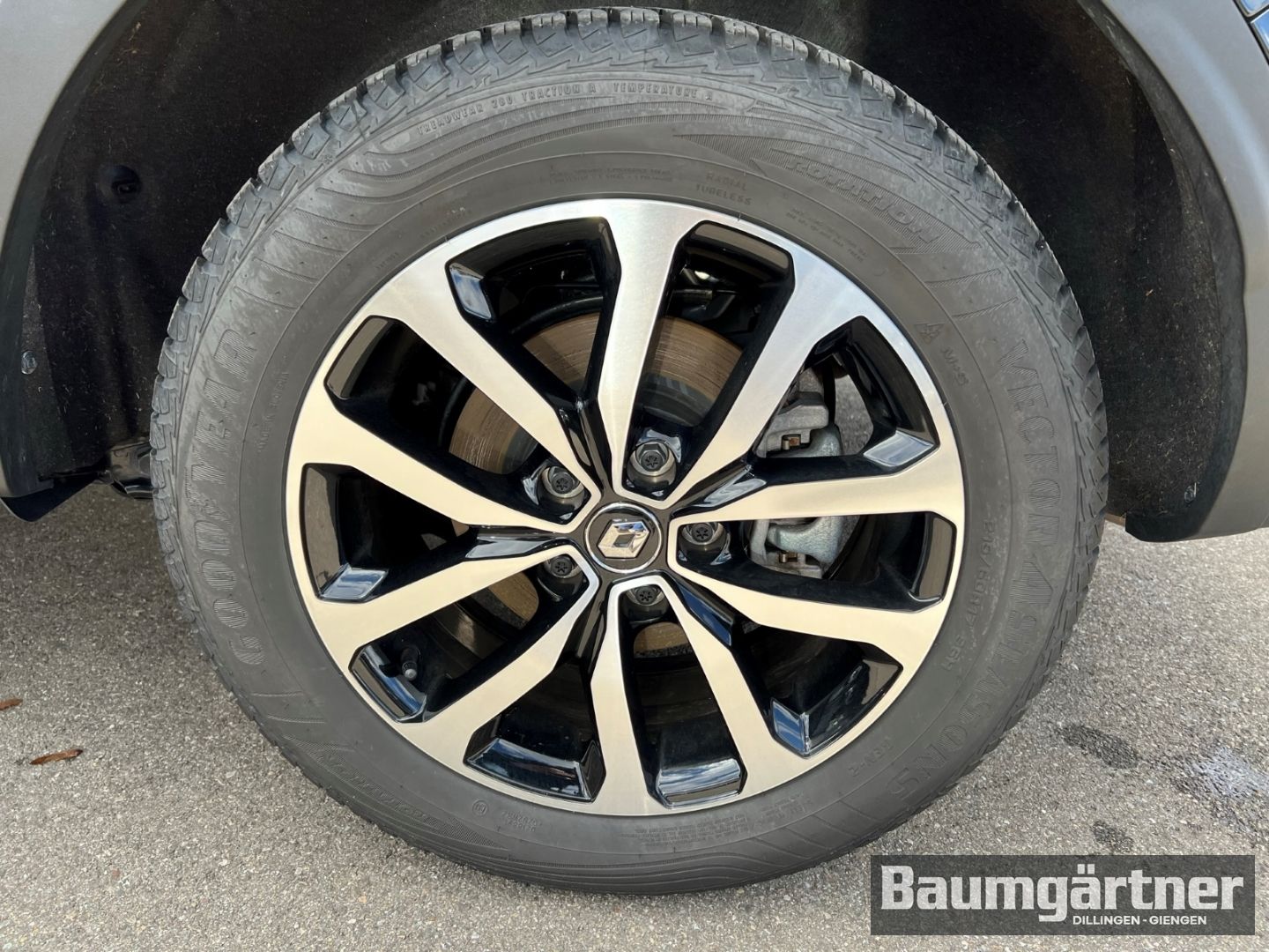 Fahrzeugabbildung Renault Kadjar Equilibre TCe 140 R-Link/PDC/Kamera/GJR